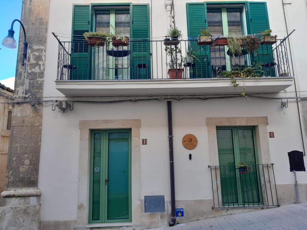 The building in which a panziókat is located