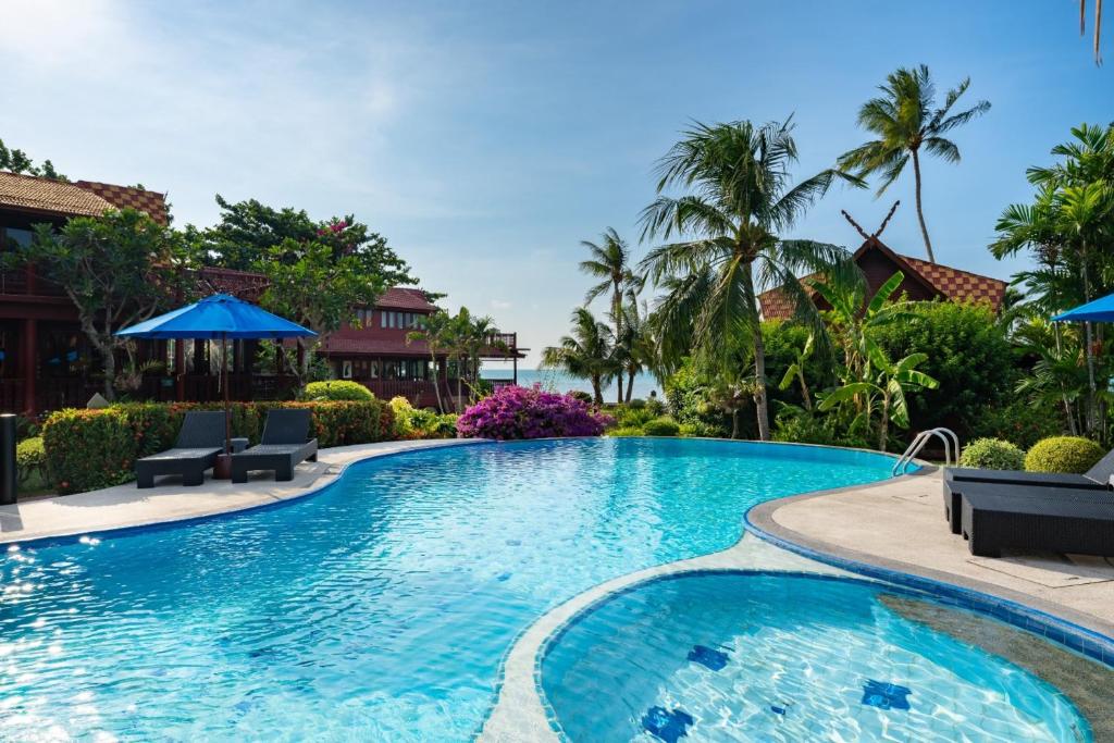 Bazén v ubytování Beachfront Villa, Bang Po nebo v jeho okolí