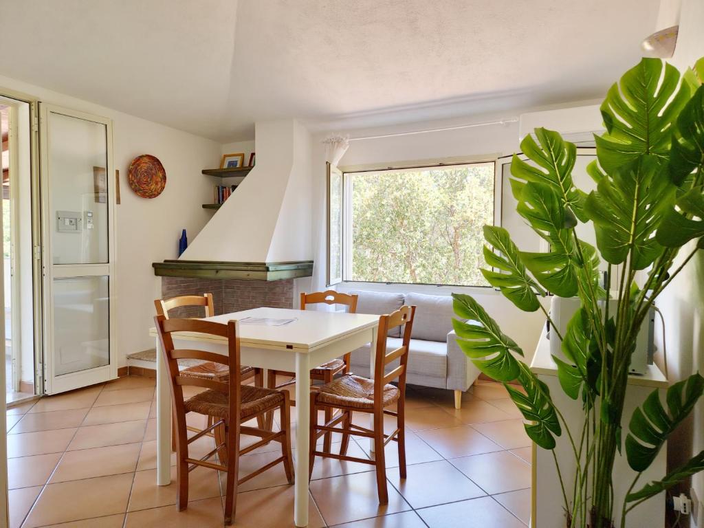Villa Scogliera - Appartamenti con veranda a circa 700 mt dalla spiaggia di Fuile e Mare - Appartement Met 2 Slaapkamers
