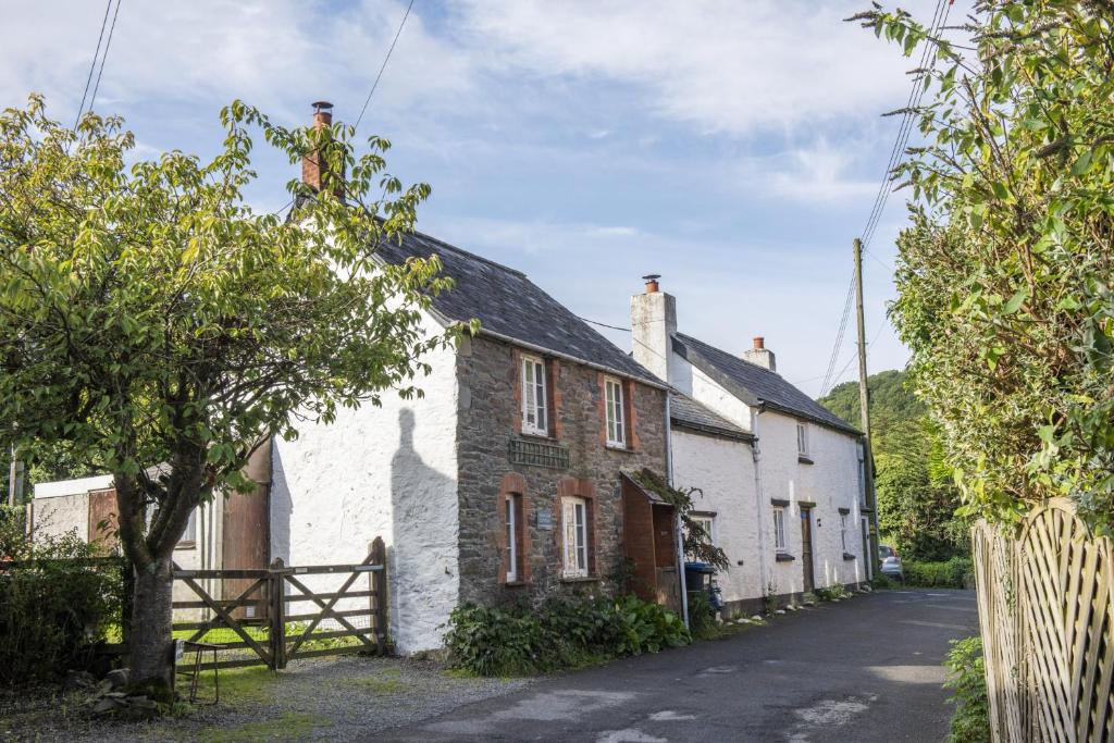 Ty Countisbury Riverside Cottage, Brendon, Countisbury (updated prices 2024)