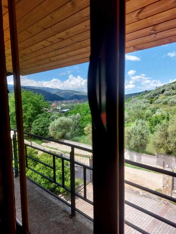 Nespecifikovaný výhled na hory nebo výhled na hory při pohledu z apartmánu