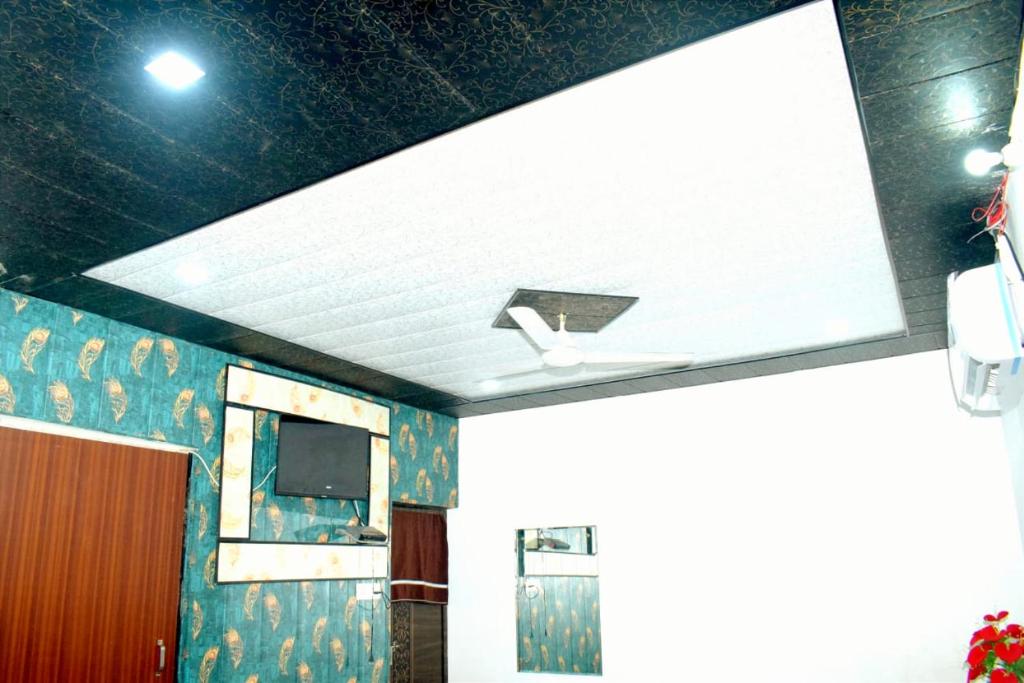 Radhey Krishna home stay Mathura (updated prices 2024) Radhey Krishna home stay Mathura (updated prices 2024)