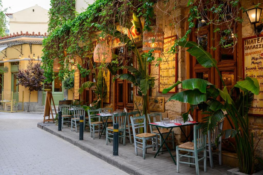 Restaurace v ubytování Psiri Vibes