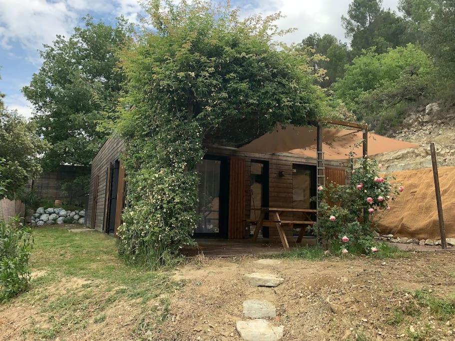 Κήπος έξω από το Maison en bois à Entrechaux