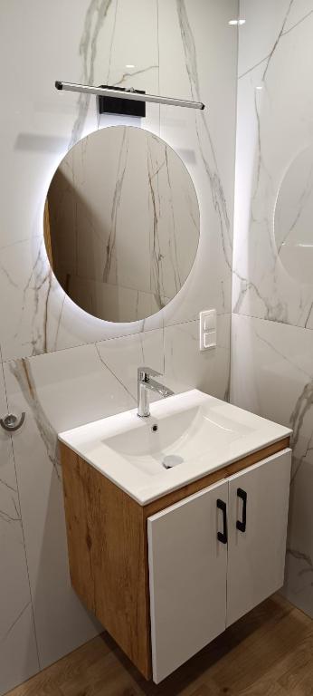 Ground Floor Rooms - 6