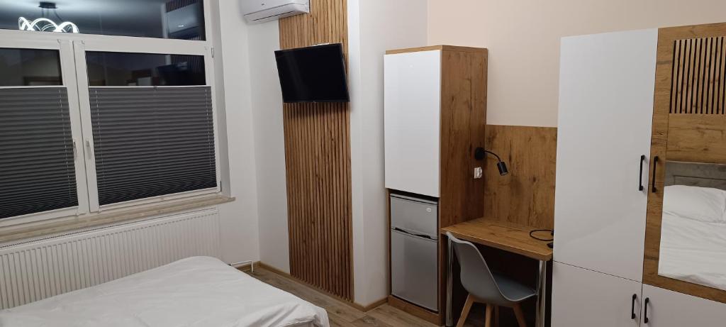 Ground Floor Rooms - 4