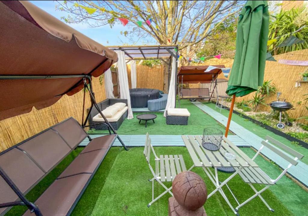 Fotografie z fotogalerie ubytování 3Bed 2Bath with Garden sauna & Hot Tub v Londýně