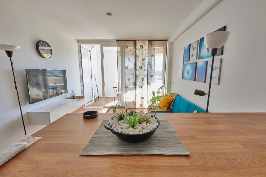 A television and/or entertainment centre at 631 PARAISO MASPALOMAS