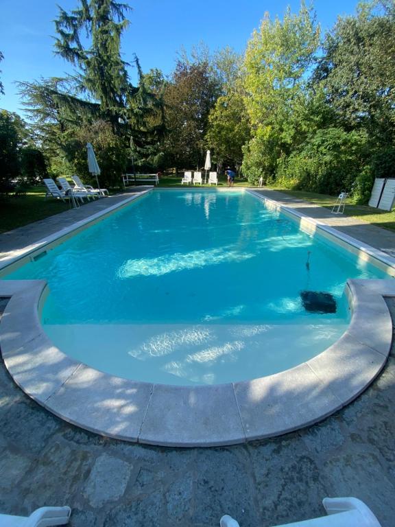 Bazén v ubytování B&B La Terrazza nebo v jeho okolí