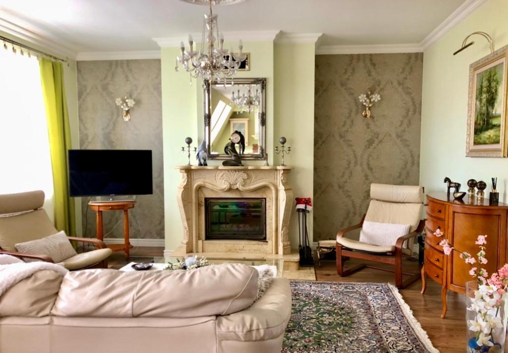 พื้นที่นั่งเล่นของ Apartament Pers - Odkryj luksus, który spełni Twoje oczekiwania