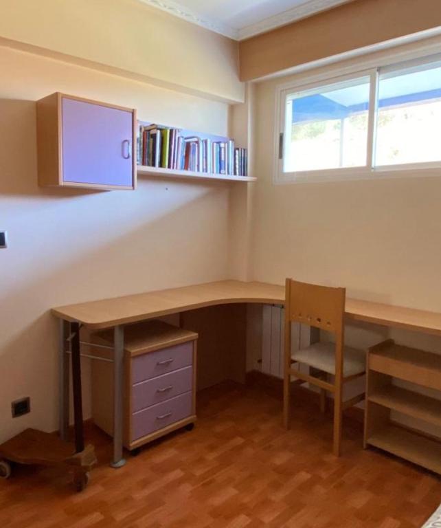 Knihovna v apartmánu
