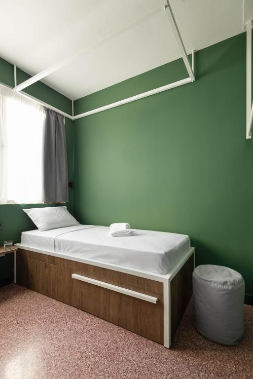 Zeus is Loose Hostel - 13