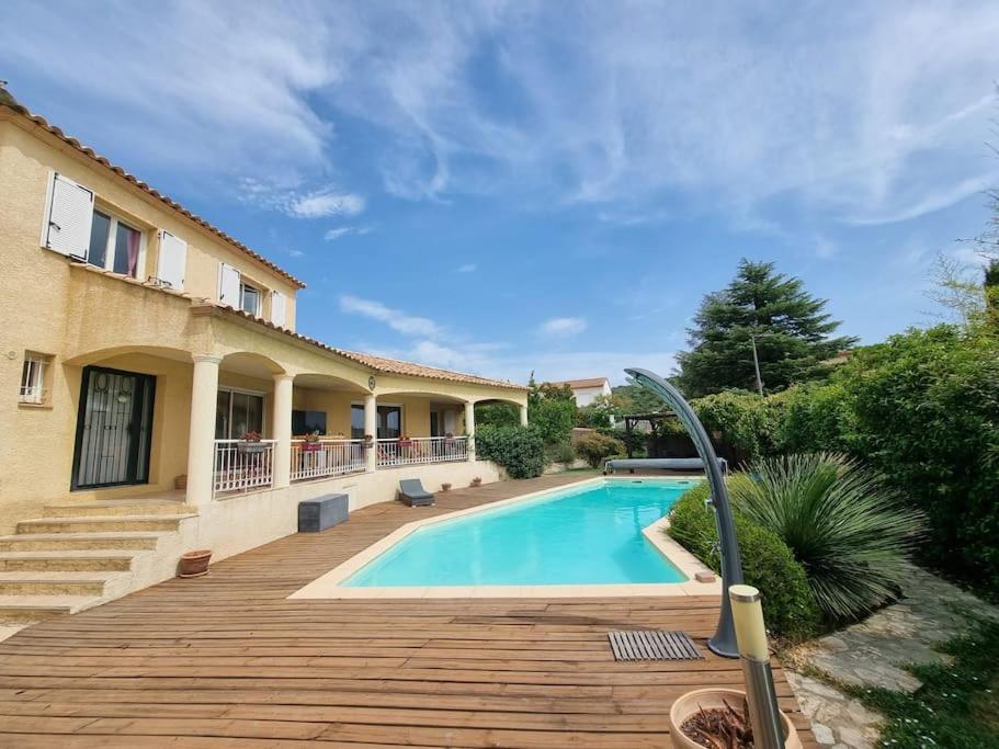 Πισίνα στο ή κοντά στο Villa La Colline - 5 chambres avec piscine chauffée