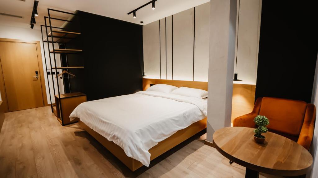 BAZ'HUR Boutique Hotel - Camera Matrimoniale Deluxe (2 Adulti + 1 Bambino)
