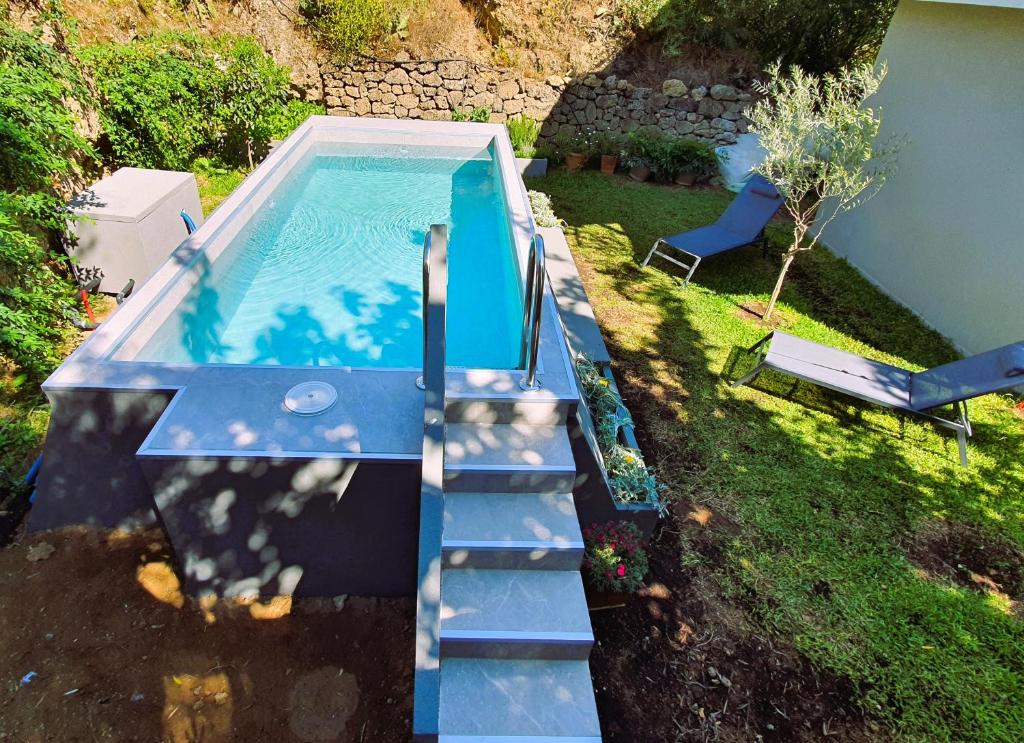 Bazén v ubytování Faeax Guesthouse nebo v jeho okolí
