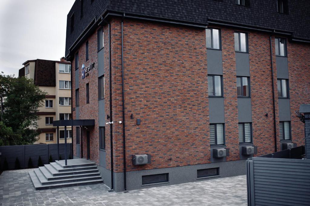 Budova, kde se kapslový hotel nachází