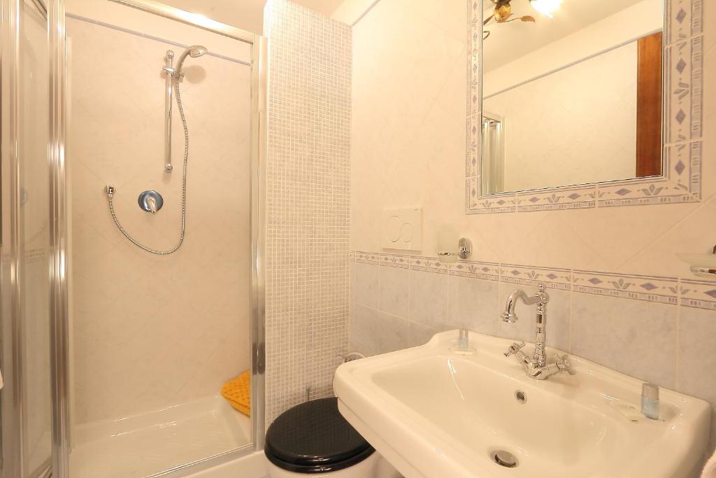 A bathroom at Katti House 2
