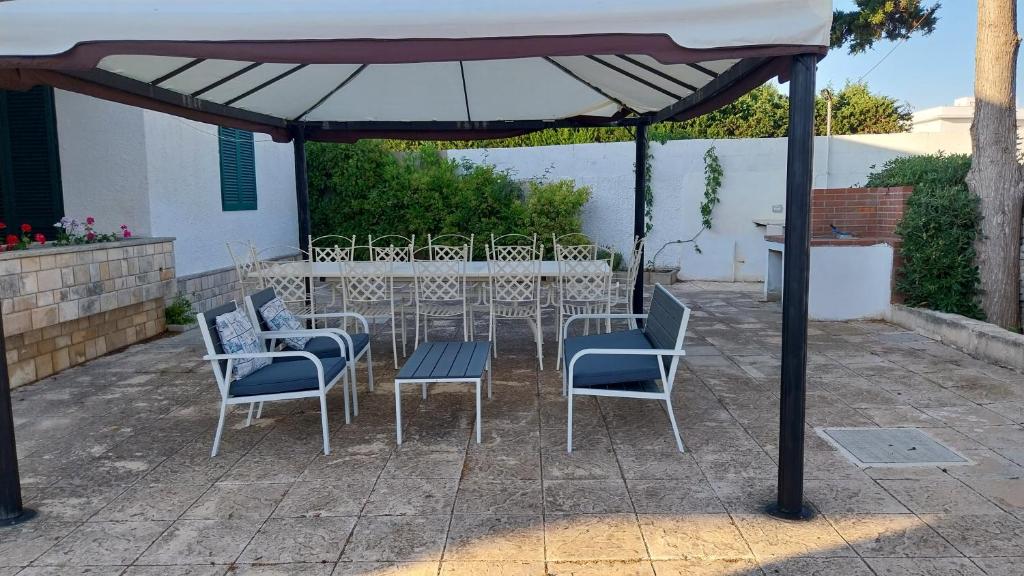 A patio or other outdoor area at La casa dei venti