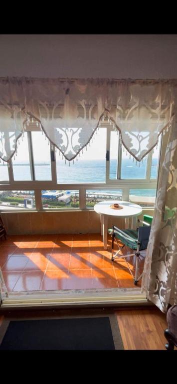 Fotografie z fotogalerie ubytování شقه فندقيه عالبحر مباشر v destinaci Alexandria