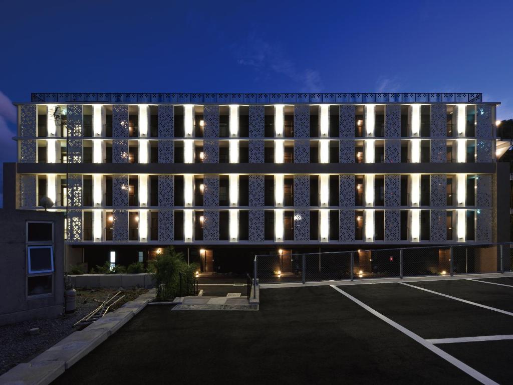 Budova, kde se aparthotel nachází