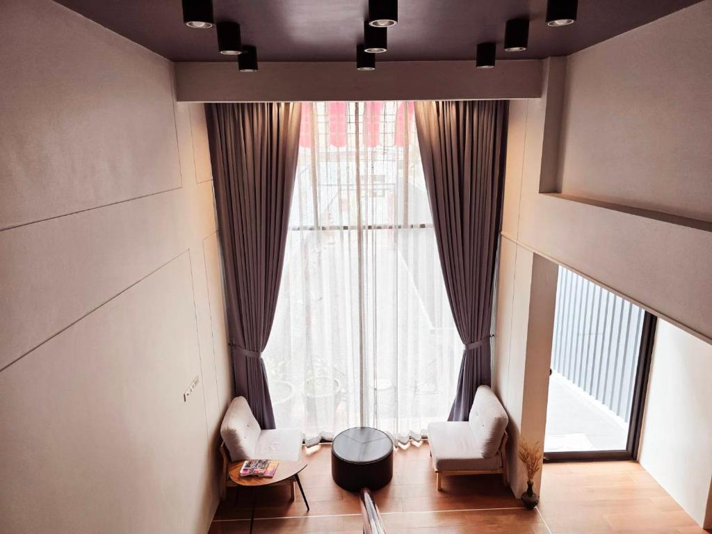 Red Door Samsen Hotel, Bangkok - Resim 10