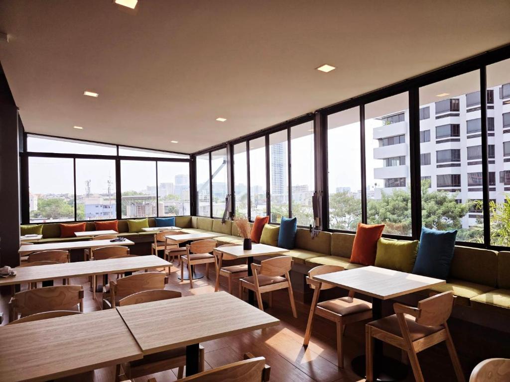 Red Door Samsen Hotel, Bangkok - Resim 11