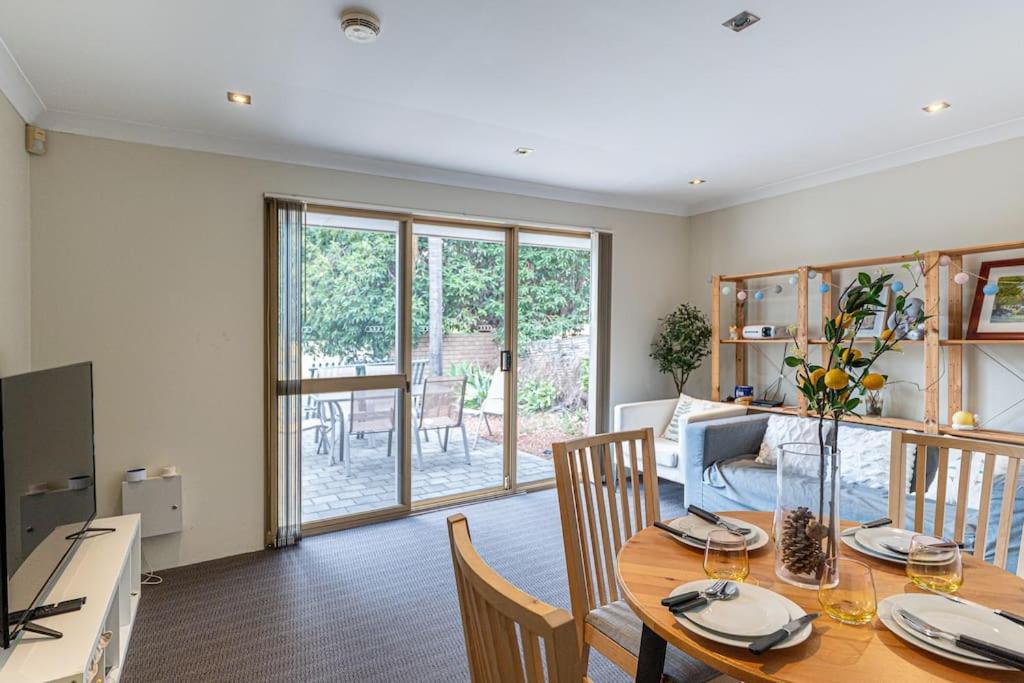 3 bedroom riverside forest house, Perth (updated prices 2024)