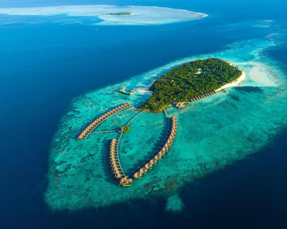 Ett flygfoto av Ayada Maldives