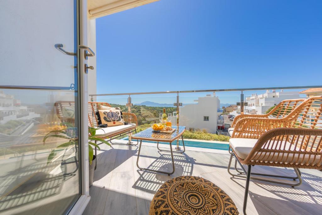 Balkón nebo terasa v ubytování Views, Terrace & Pool - Fibre WIFI - SimplyTarifa