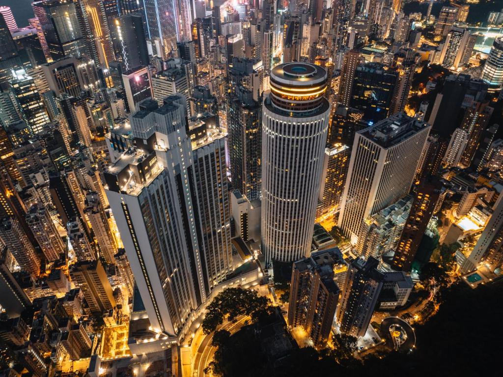 香港合和酒店的夜晚大城市的空中景观