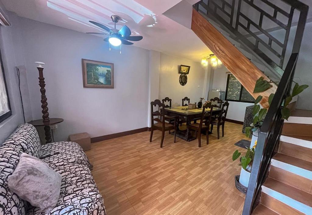 Istumisnurk majutusasutuses D Square Tagaytay
