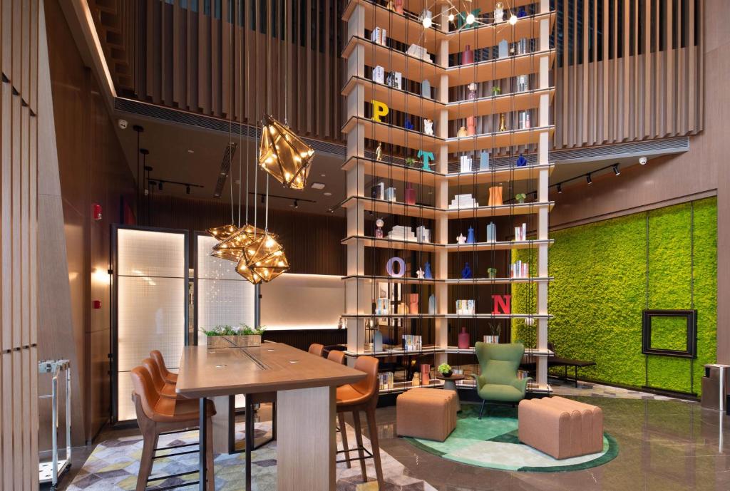 Posezení v ubytování Hilton Hotel by Hampton Wuhan Zhongnan Street Branch