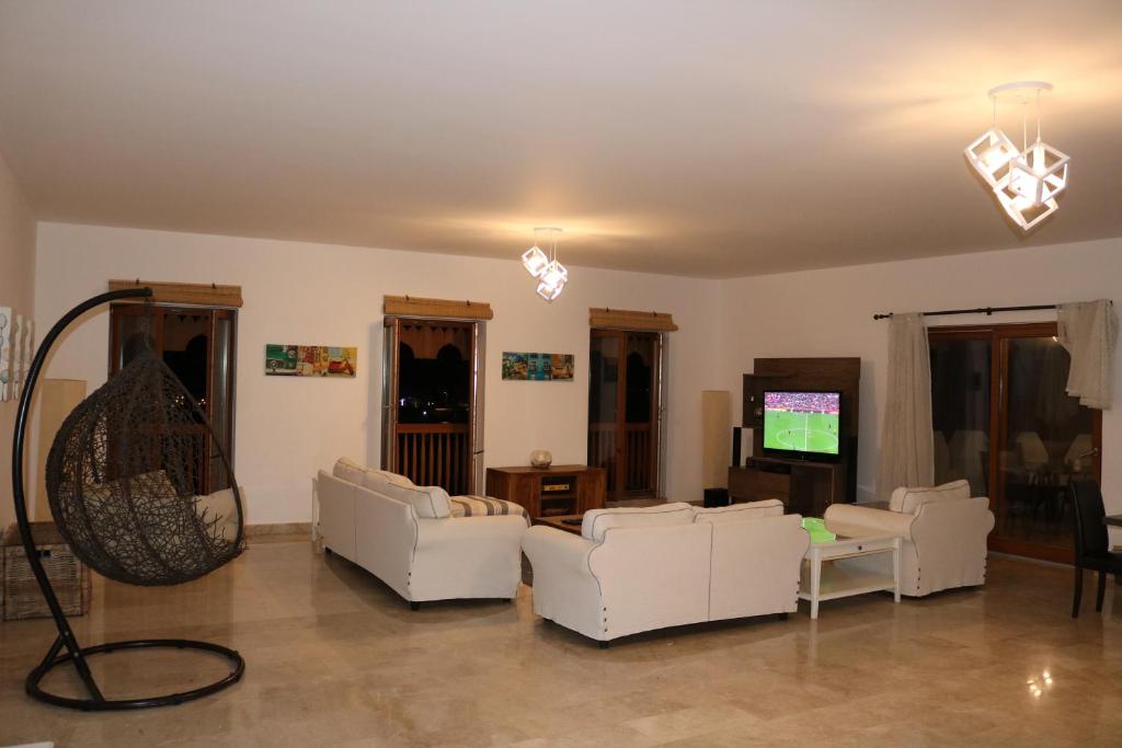 لابی و فضای عمومی Jabal Sifah Tha Marina View Apartment - تصویر ۵