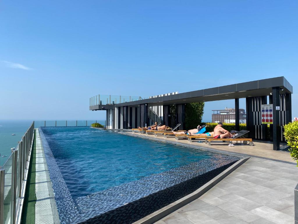 تصویر اتاق‌های The base in pattaya condo - تصویر ۲