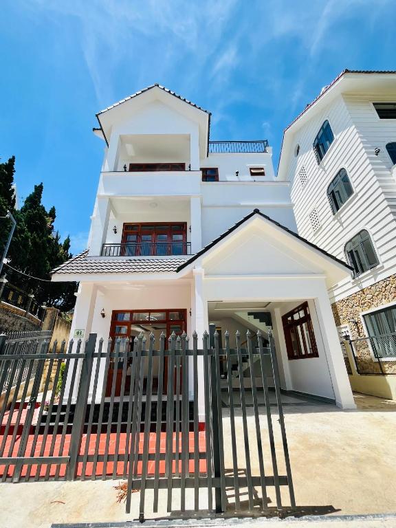 Balkón nebo terasa v ubytování NHỚ House V