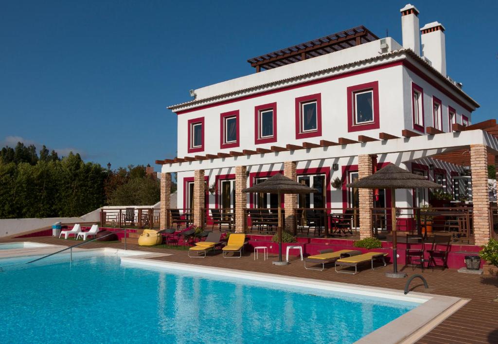 Bazén v ubytování Monte Xisto Country Charm Hotel nebo v jeho okolí