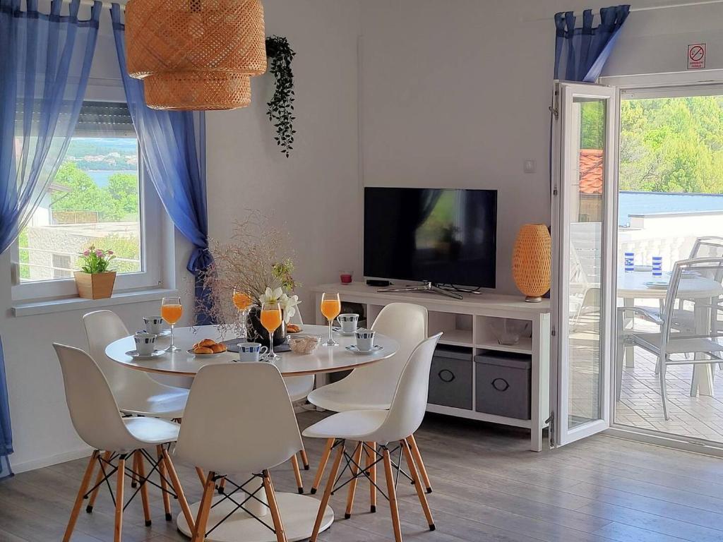 Μια τηλεόραση ή/και κέντρο ψυχαγωγίας στο Apartment Rita