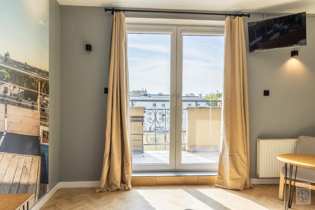 Flamingo Centrum - Twin Room With Balcony