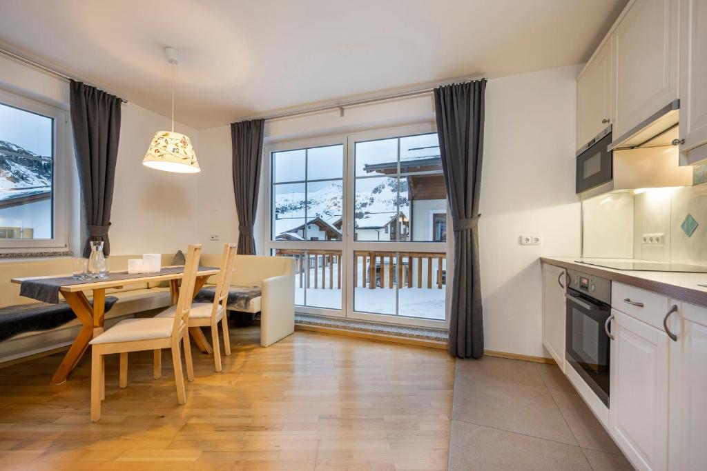 Kuchyň nebo kuchyňský kout v ubytování Appartement Haus Faßwald