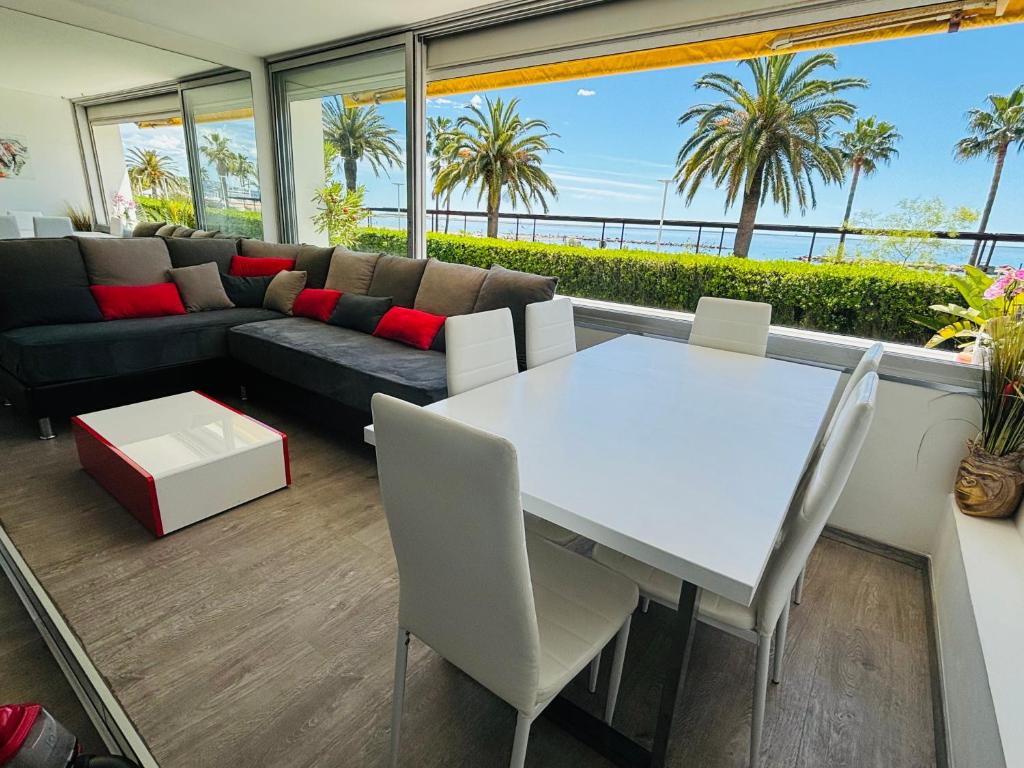 Posedenie v ubytovaní Magnifique appartement les pieds dans l’eau à Nice
