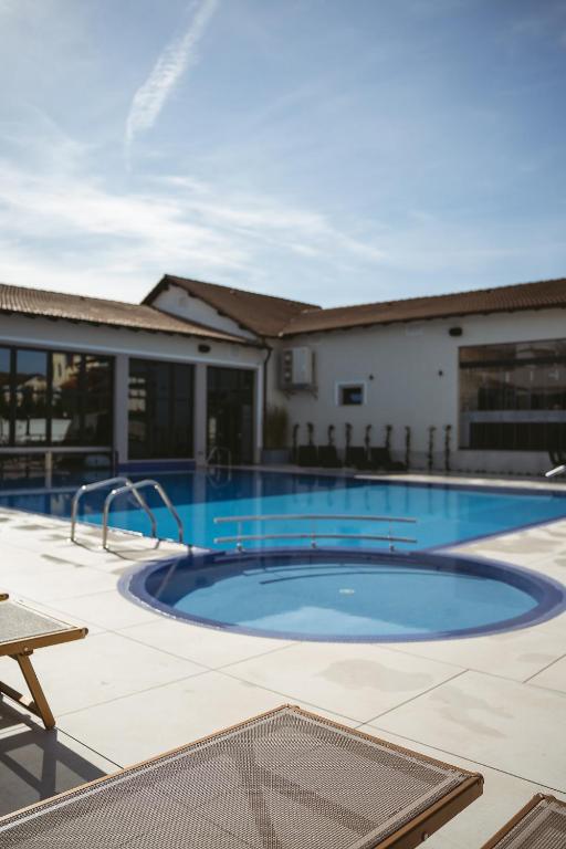 Bazén v ubytování ALLEGRIA HOTEL Spa nebo v jeho okolí