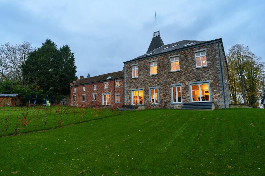 Zahrada ubytování Le Château de Lausprelle