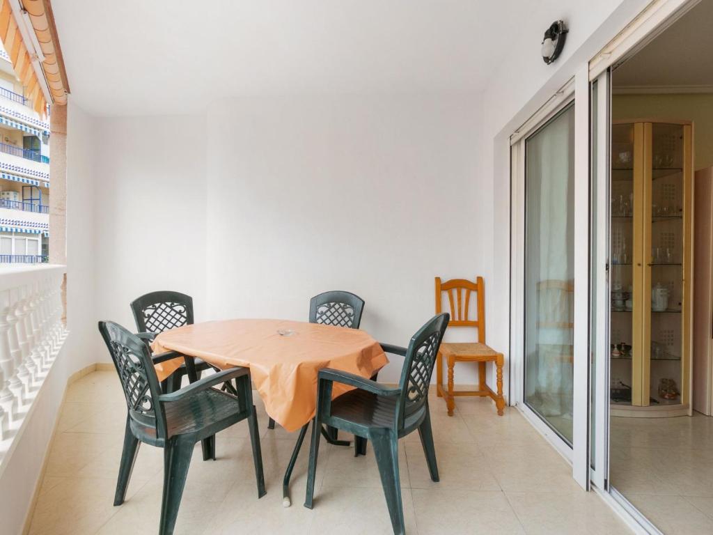 A seating area at Apartment Edificio Las Americas by Interhome