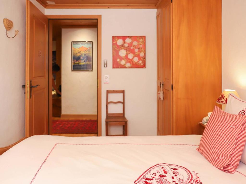 Postel nebo postele na pokoji v ubytování Apartment Marie-Soleil Sud by Interhome