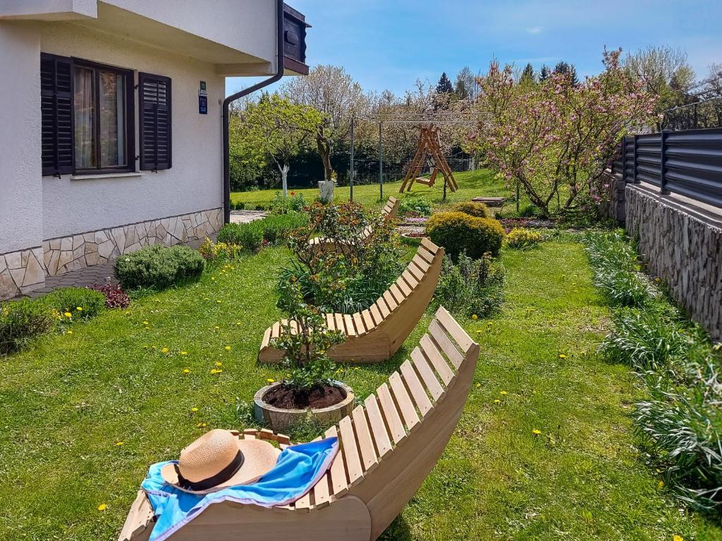 Zahrada ubytování Holiday Home Relax & Play by Interhome