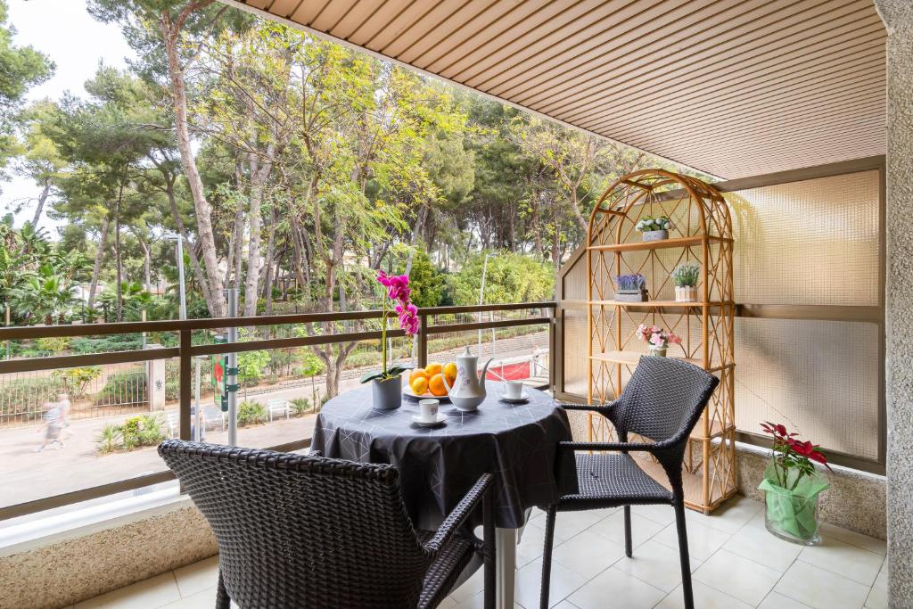 Nápoje v ubytování TuristMar - Amplio Apartamento en Salou con piscina, a 2 minutos de la Playa