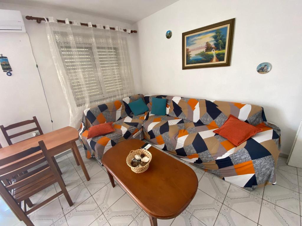 Thomas Apartment