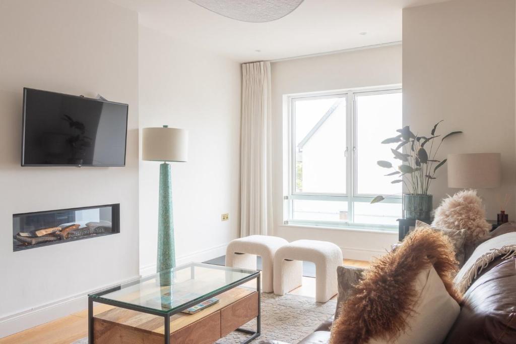 Travel Proud GuestReady - Amazing house in Sandymount - Housity