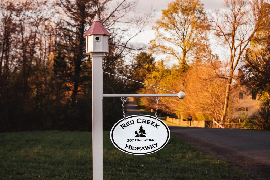 Certifikát, hodnocení, plakát nebo jiný dokument vystavený v ubytování Red Creek Hideaway in Cooperstown NY