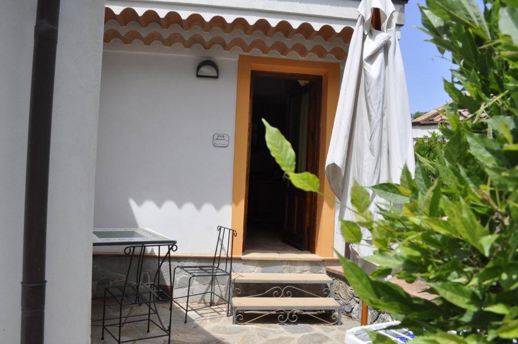 Borgo San Francesco - Deluxe Double Or Twin Room With Mountain View
